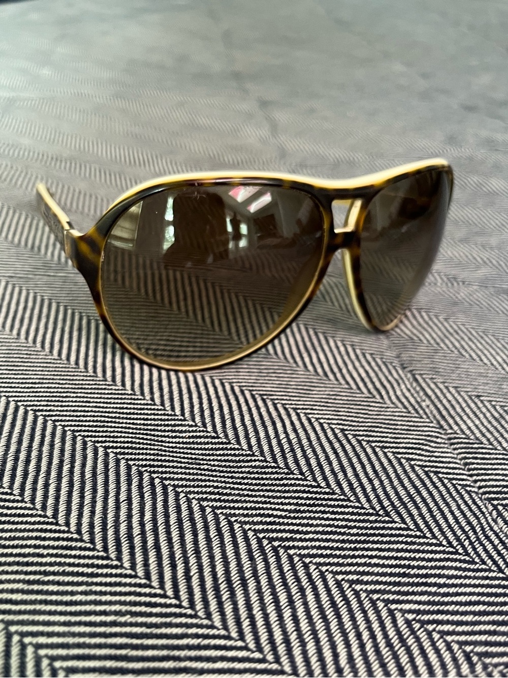 Marc Jacobs Tortoiseshell Aviator Sunglasses 😎